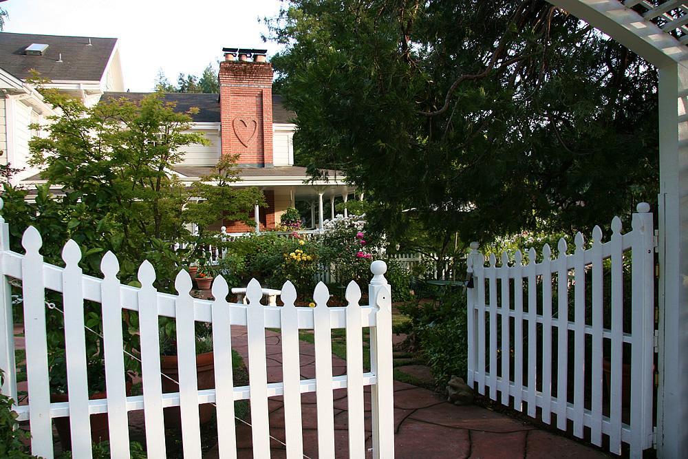Inn At Occidental Exterior photo